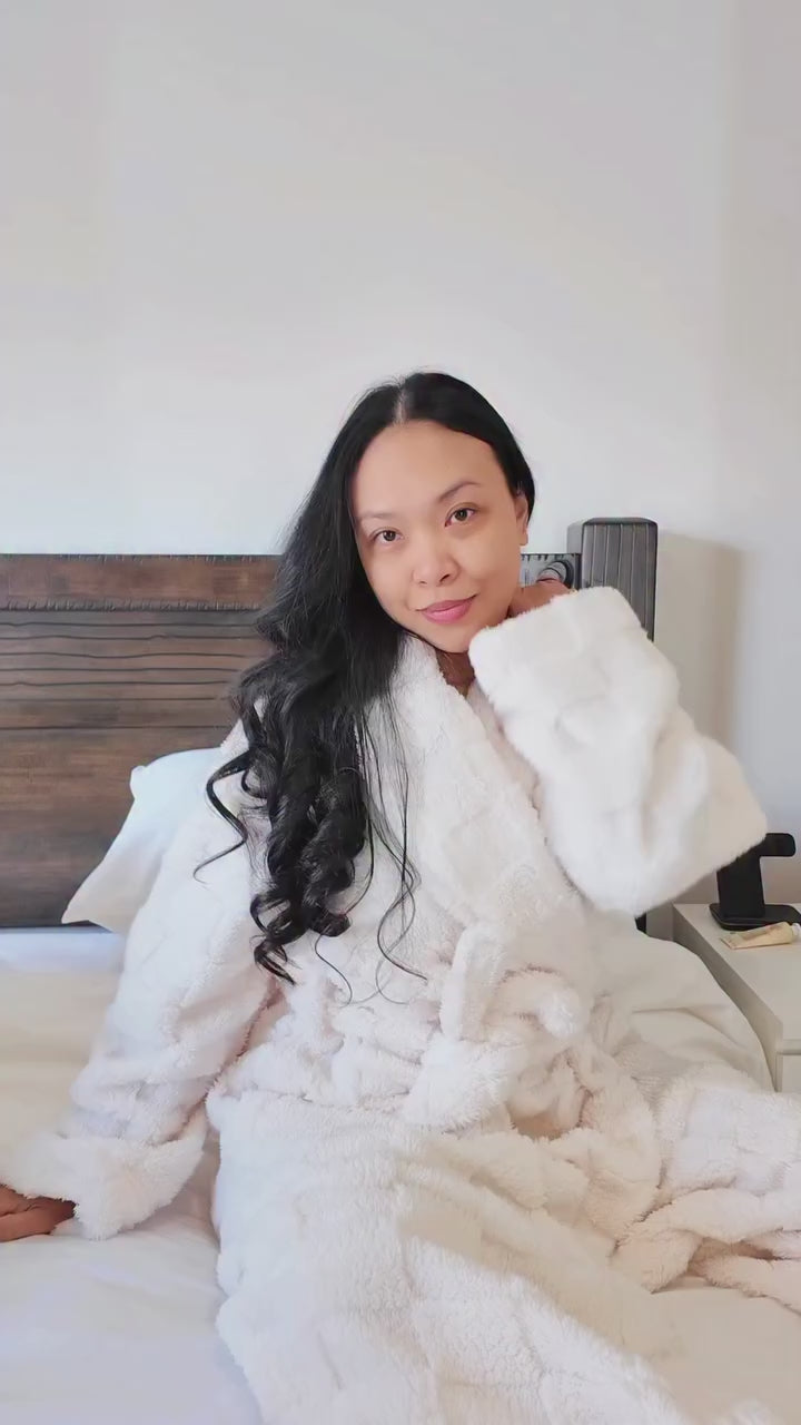 clare showing glayvia hydra facial usage